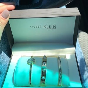 Anne Klein bracelet set